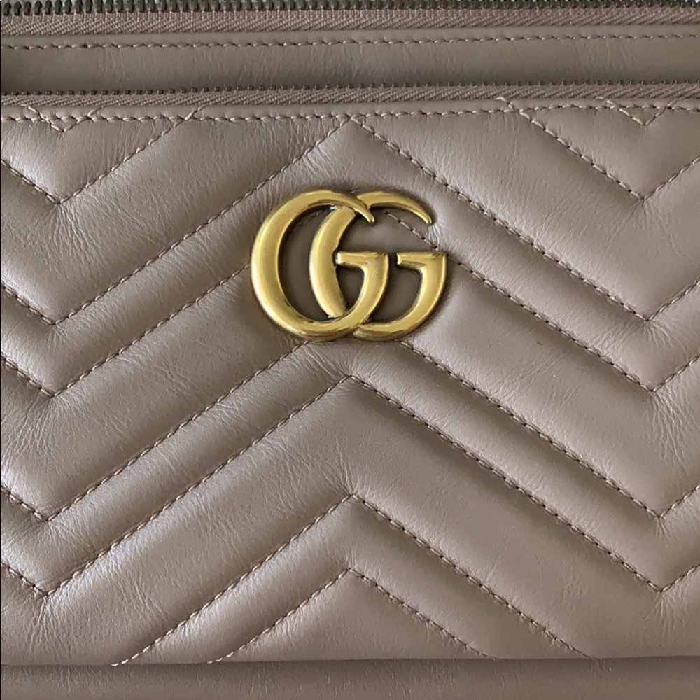 GUCCI Marmont Crossbody w/ detachable wallet - Picture 2 of 9
